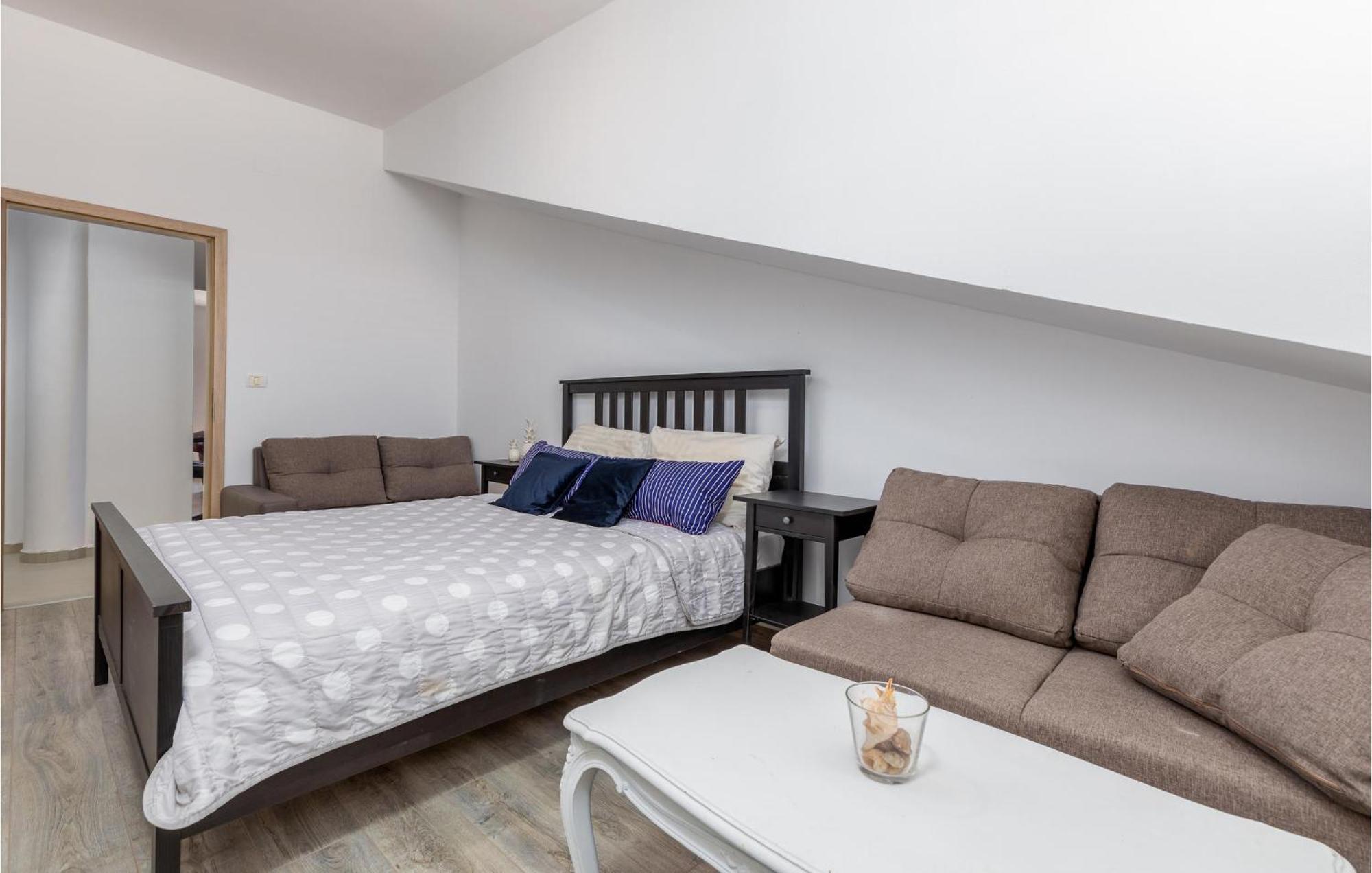 Awesome Apartment In Pula With Wifi Extérieur photo